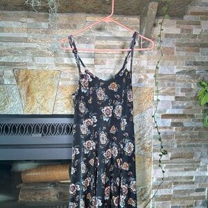 NWOT Black Floral Mudd Flowy Summer Dress Medium -Lightweight and SO SOFT